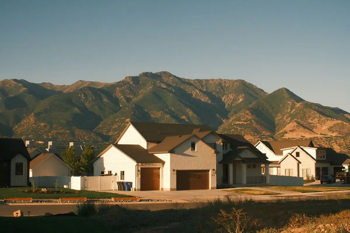 Utah homes below the mountains (Walk-in tubs in Provo and Orem)